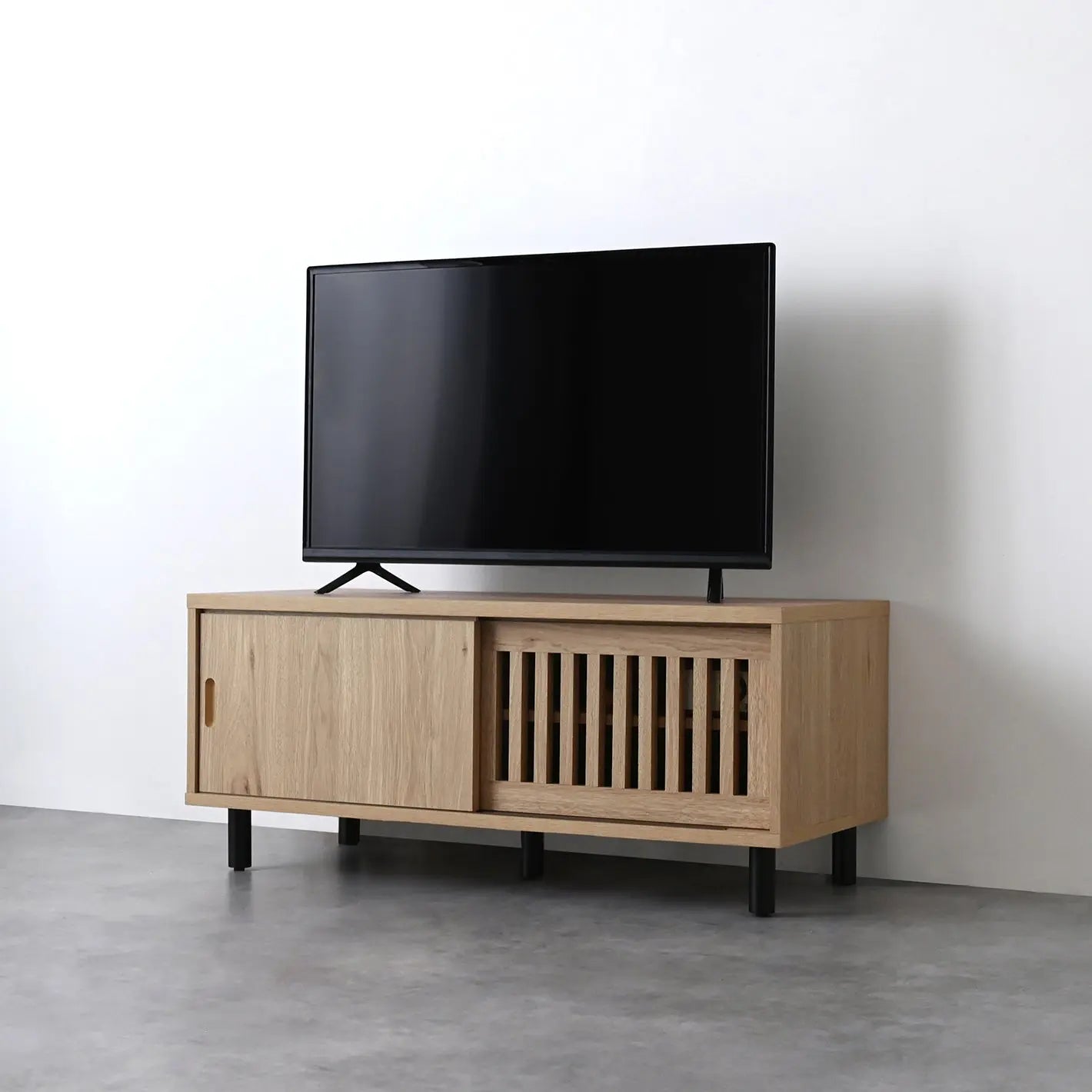 [幅90cm] テレビ台 ローボード おしゃれ コンパクト テレビボード TV台 一人暮らし 収納 スライド扉 引き戸 格子 シンプル ナチュラル モダン かわいい 木製 リビング 小さい 4FUL