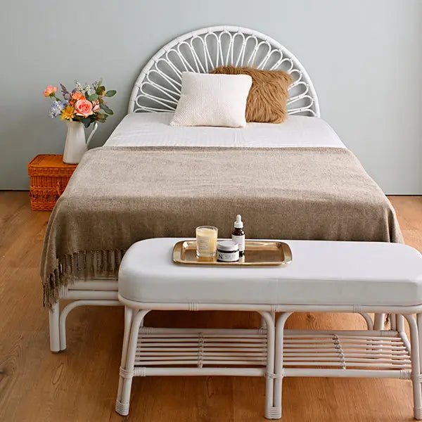 [幅98cm] ホワイトラタン ベッドフレーム fiore シングルベッド 姫系 ガーリー 天然素材 軽量 通気性 完成品 ラタンワールド